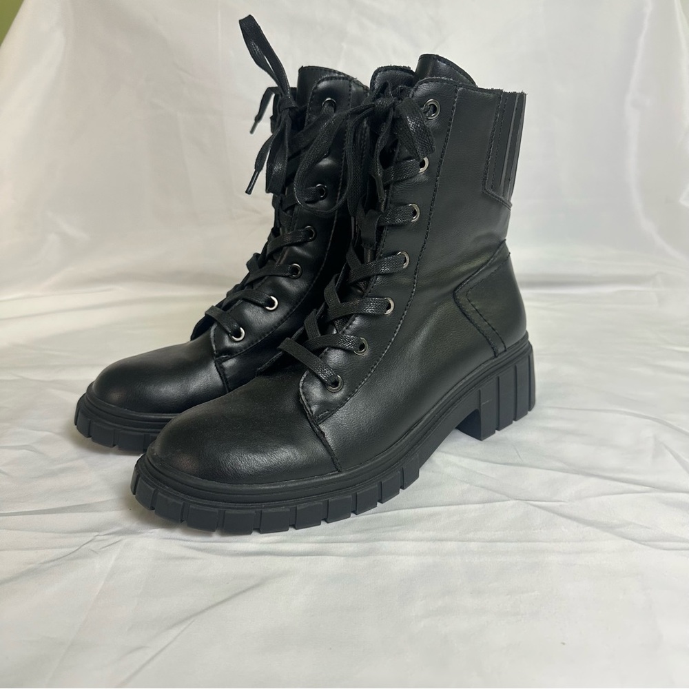 Blondo Waterproof Black Leather Combat Boots Size 9 Women’s Lace Up & Zipper